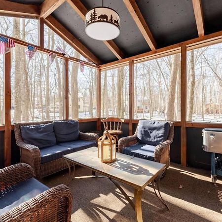 Cozy Cabin At Poconos With Hot Tub And Fire Pit Іст-Страудсберг Екстер'єр фото