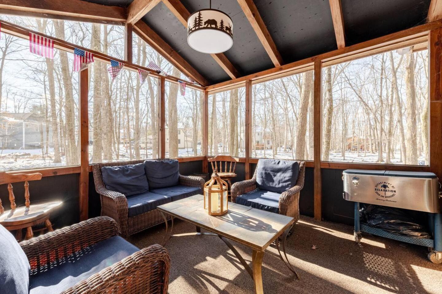 Cozy Cabin At Poconos With Hot Tub And Fire Pit Іст-Страудсберг Екстер'єр фото