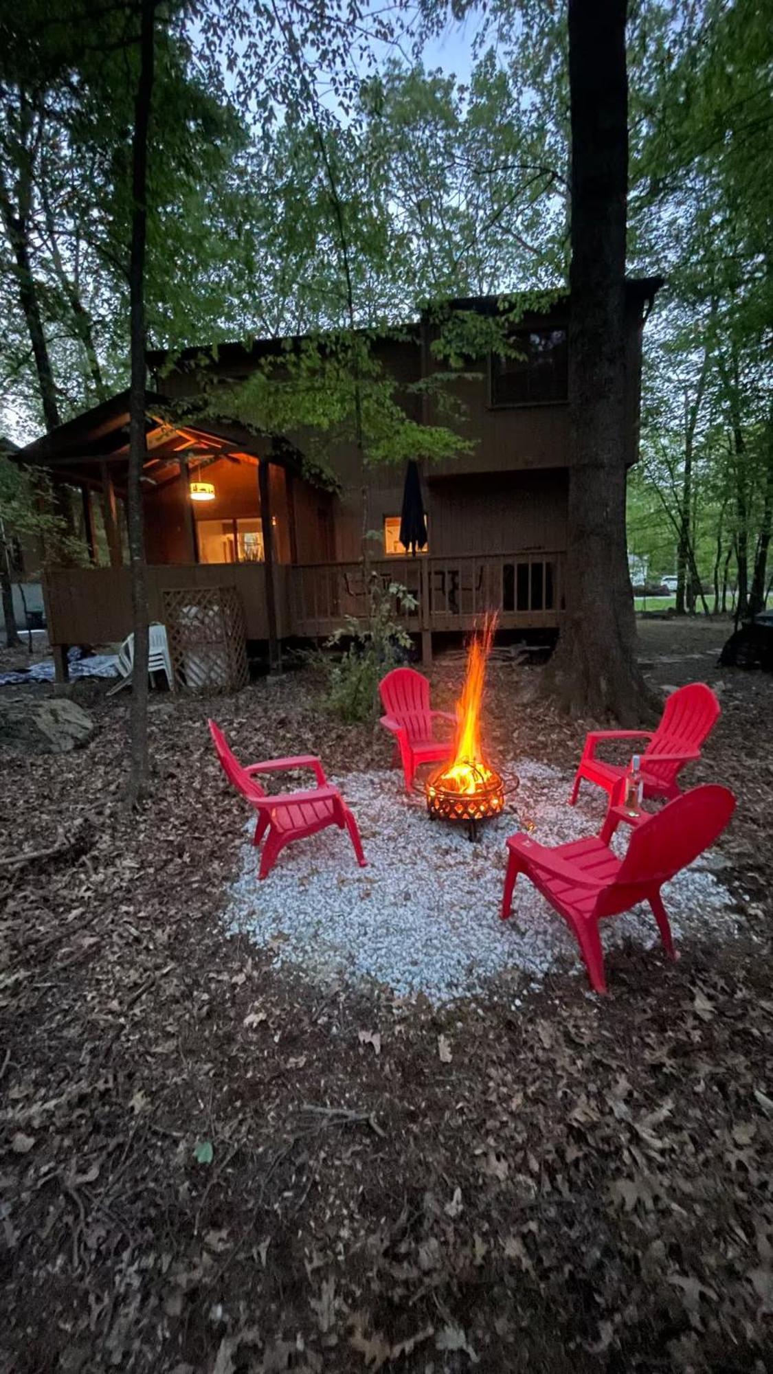 Cozy Cabin At Poconos With Hot Tub And Fire Pit Іст-Страудсберг Екстер'єр фото
